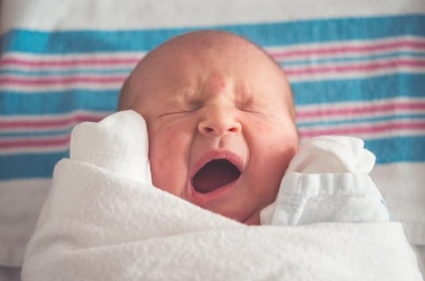 Bien choisir les vêtements de naissance de bébé